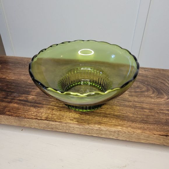 Brody Co. Green Depression Glass Vintage Bowl Scalloped Rim Pleated Base - Picture 3 of 7